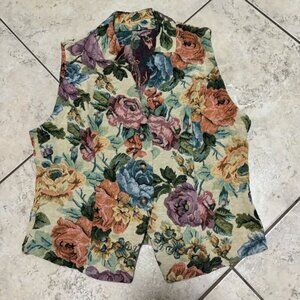 Tapestry floral vest size Meduim